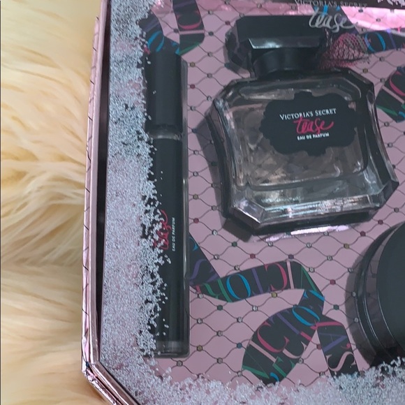 Victoria’s Secret Tease Trio Gift Set - Picture 6 of 10